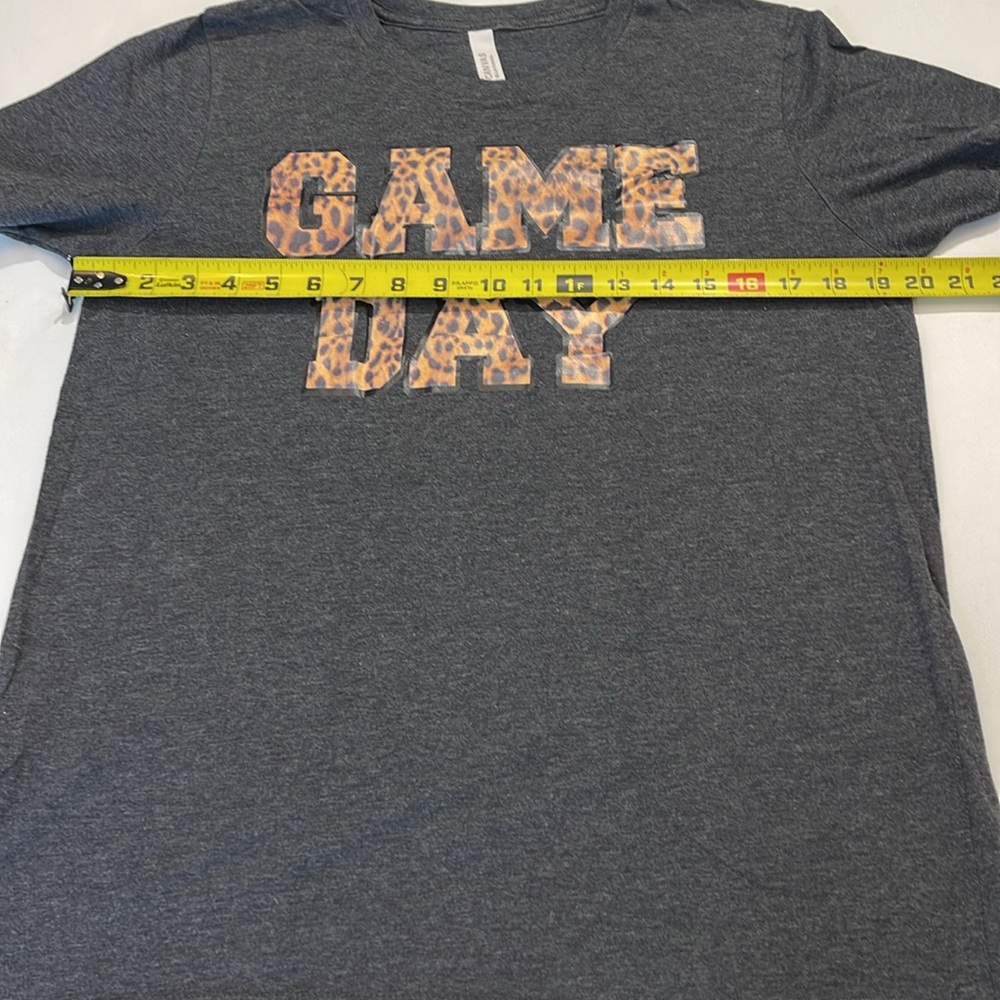 BELLA, CANVAS GAME DAY T-SHIRT , WOMENS SIZE  MEDIUM, VERY GOOD PREOWNED… - Picture 3 of 4